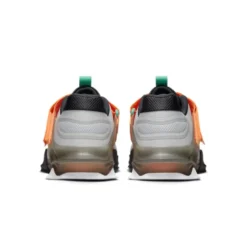 Nike Savaleos -⁠ Grijs