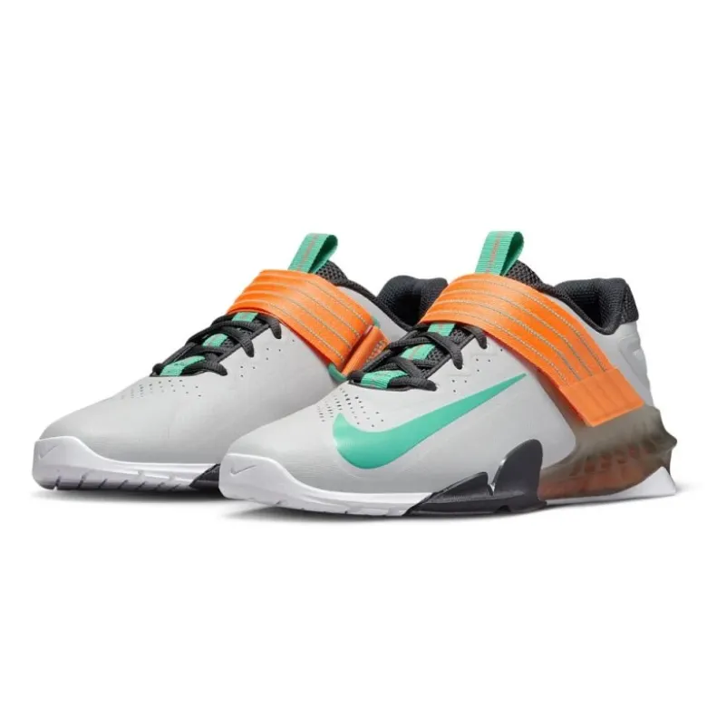Nike Savaleos - Grijs