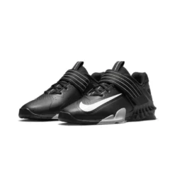 Nike Savaleos -⁠ Zwart